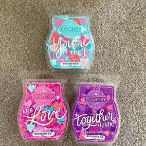 Limited Scentsy Valentines Day Wax Collection